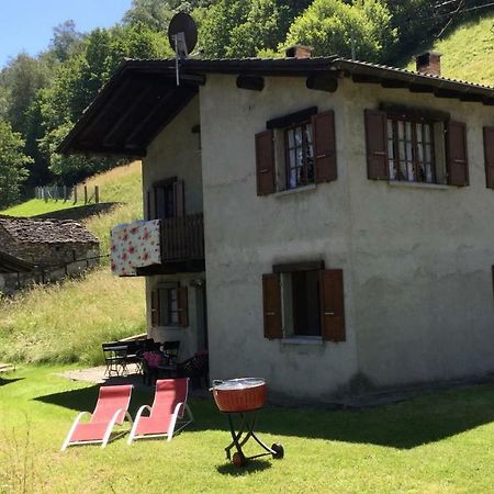 Ferienwohnung Rustico Ai Monti Cadenazzo Bagian luar foto