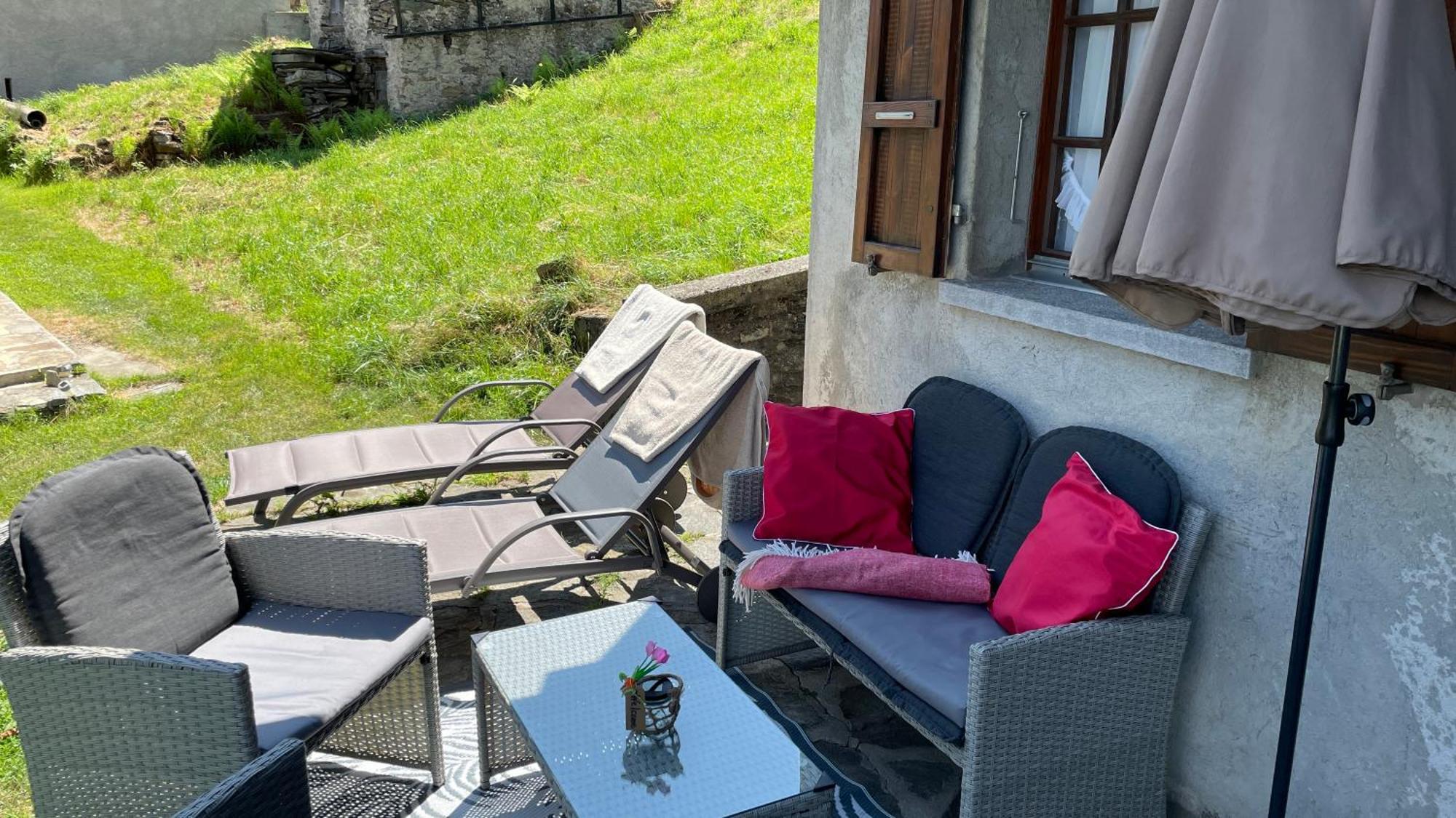 Ferienwohnung Rustico Ai Monti Cadenazzo Bagian luar foto