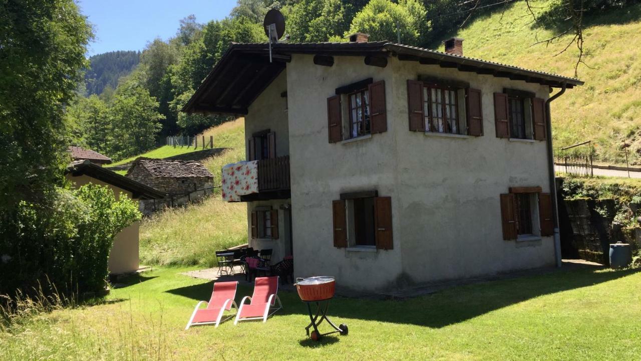 Ferienwohnung Rustico Ai Monti Cadenazzo Bagian luar foto